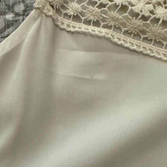 🎅🏼5/$10 Monteau Cream Lace Fringe Blouse - Picture 2 of 4